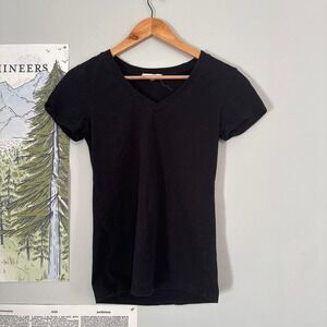 Active Basic Black V‑Neck Tee Y2K Basic